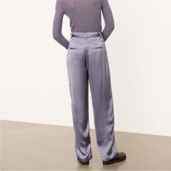 Vince pleat front  pant in light shiny purple - Picture 4 of 6